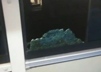 Rompen otro cristal de autobús de nuevo corredor Charles