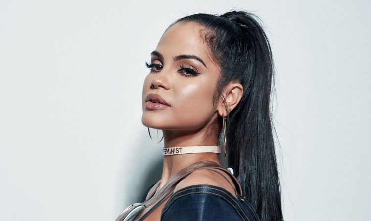 Tremendo “boche“ le da Natti Natasha a seguidora