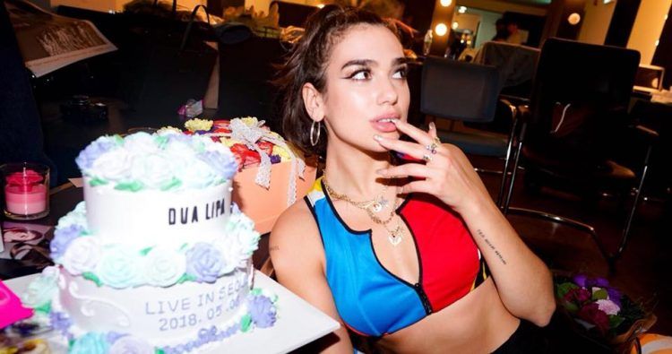 De camarera a estrella pop; ¡Dua Lipa celebra sus 27 años!