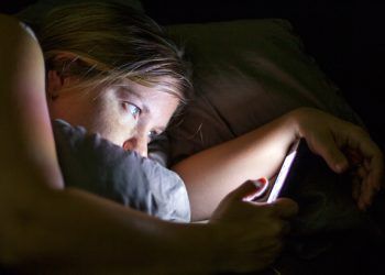 Estudio revela que no dormir bien te hace más egoísta