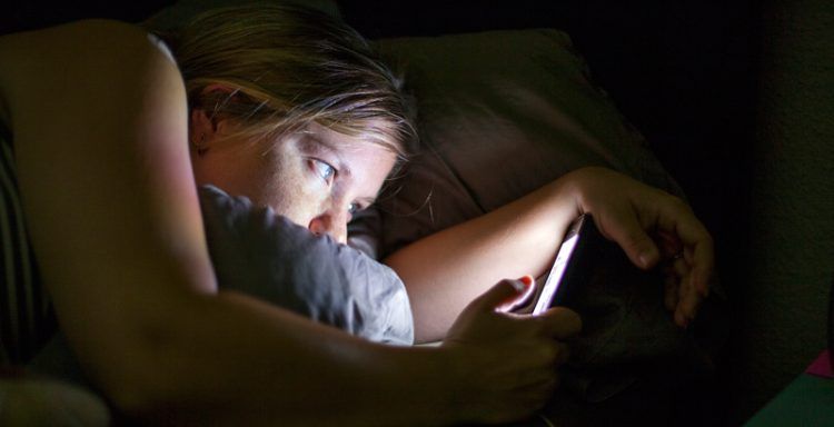 Estudio revela que no dormir bien te hace más egoísta