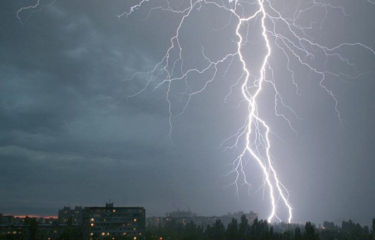 Un muerto y seis heridos tras impacto de rayo en Nicaragua