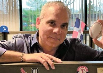 ¡Dígale que no a esa pelota! AIB y ACRODEPA reconocen a Ernesto Jerez en Higüey