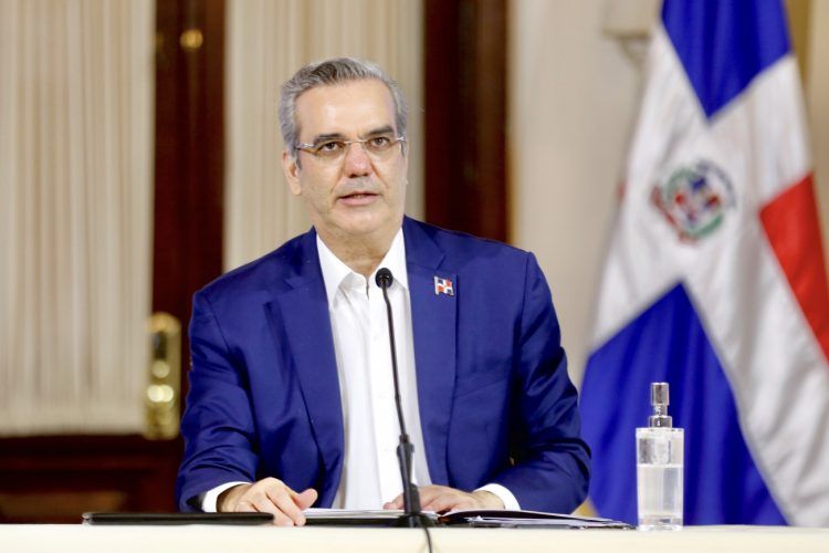 Abinader prohíbe incluir en nómina a funcionarios sin declaraciones de bienes