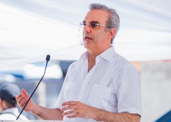 Abinader viaja de SFM a Santiago anunciar construcciones e inaugurar CORAASAN