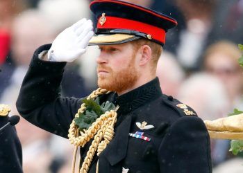 El príncipe Harry llevará uniforme militar en vigilia por Isabel II
