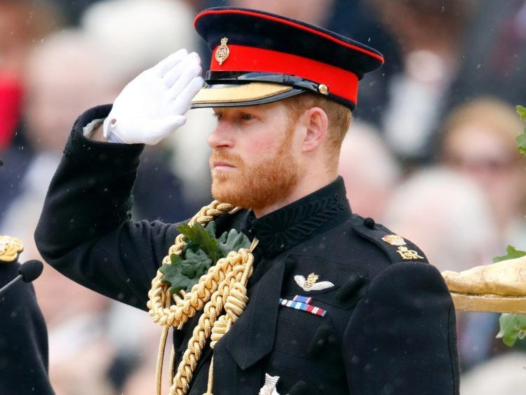 El príncipe Harry llevará uniforme militar en vigilia por Isabel II