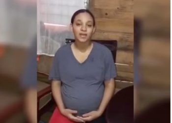 Joven de Santiago pide ayuda para poder criar a sus futuros trillizos