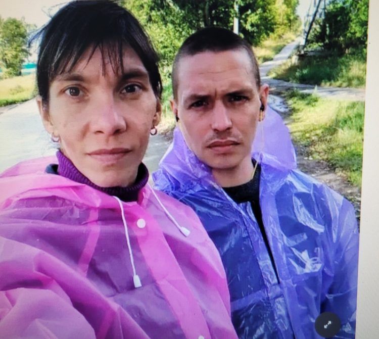 Lo conoció en la la cárcel, se casaron y la mató durante la boda