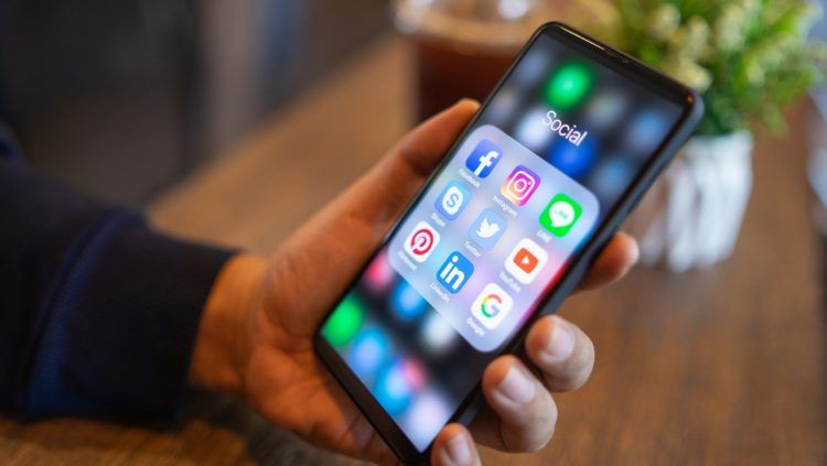 Mujer mata a su prometido en la India por compartir sus fotos íntimas en línea