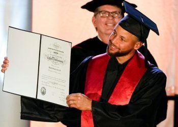 ¡Stephen Curry se gradúa! El MVP de la sociología