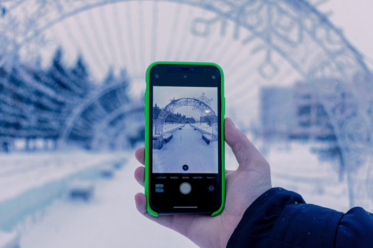 Si invades Ucrania ¡te quedas sin iPhones!