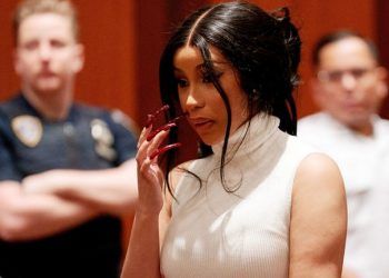 Cardi B comparece ante tribunal por incumplir servicio comunitario
