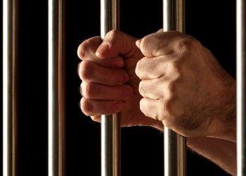 Apresan hombre acusado de matar a puñaladas a su hijo en Herrera