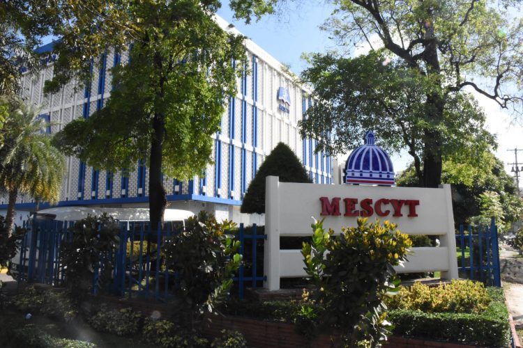 MESCyT anuncia convocatoria de becas internacionales para estudiantes universitarios