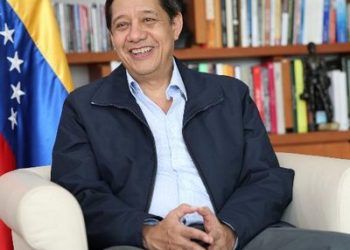 Nicolás Maduro destituye primo de Hugo Chávez de la presidencia PDSA