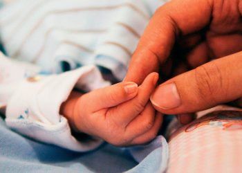 Policía dice avanza en investigación de recién nacida robada en Maternidad de Los Mina