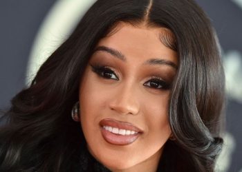 Cardi B muestra indignación ante altos precios de alimentos