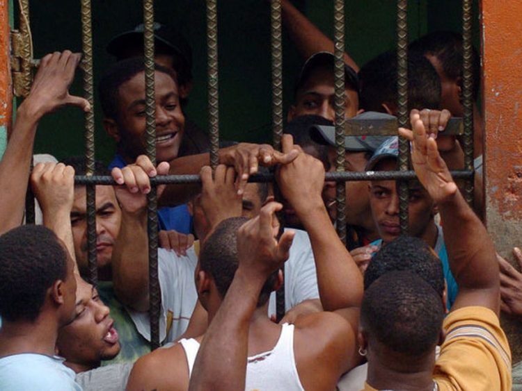 Sobrepoblación de presos preventivos en cárceles dominicanas