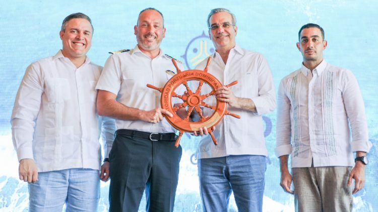 Abinader inaugura segunda etapa puerto de cruceros Taíno Bay