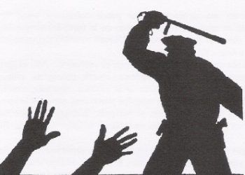 ¡Otro más! Miembros de la Policía agreden hombre "por negarse a pagar 200 de peaje"