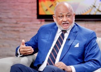 Roberto Fulcar retorna al país tras varios meses ausente por problemas de salud