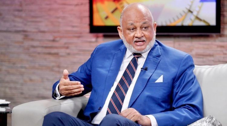 Roberto Fulcar retorna al país tras varios meses ausente por problemas de salud