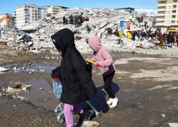 Turquía sigue sin poder identificar a casi 300 niños no acompañados tras el terremoto