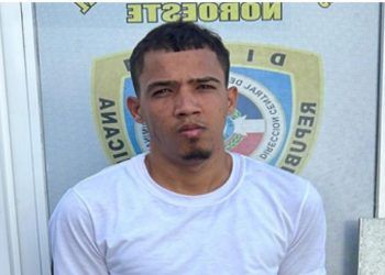 Se entrega acusado de matar hombre y herir otro por supuesto tumbe de droga en Valverde