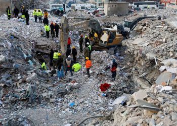 Rescatan tres personas en Turquía nueve días después del terremoto