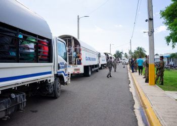 Interceptan vehículo que transportaba haitianos indocumentados en Santiago