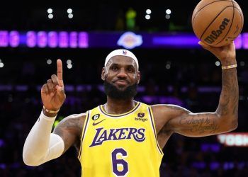 LeBron James se convierte en el máximo anotador de la NBA