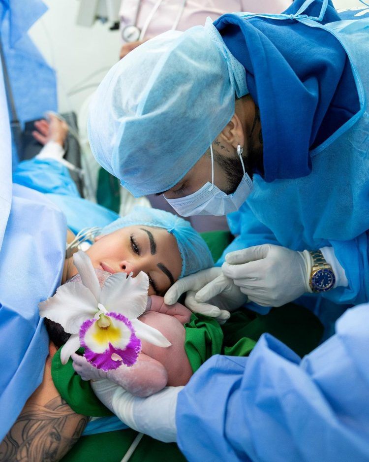 Junto a Anuel AA, Yailin la Más Viral le da la bienvenida a su hija Cattleya