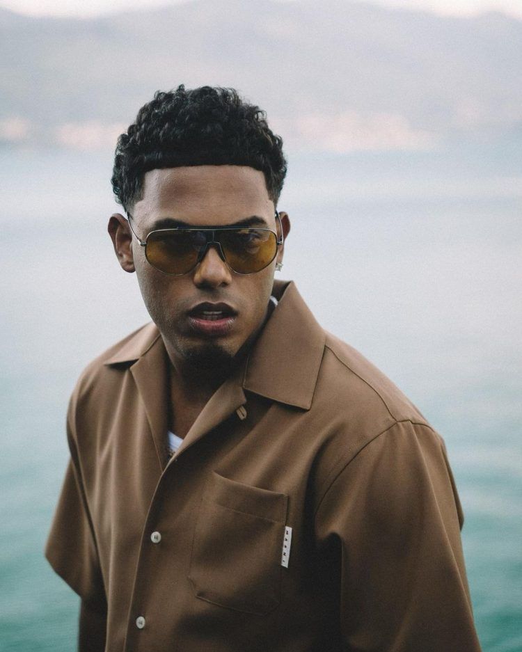 Myke Towers presenta “La Vida Es Una” su nuevo álbum de estudio