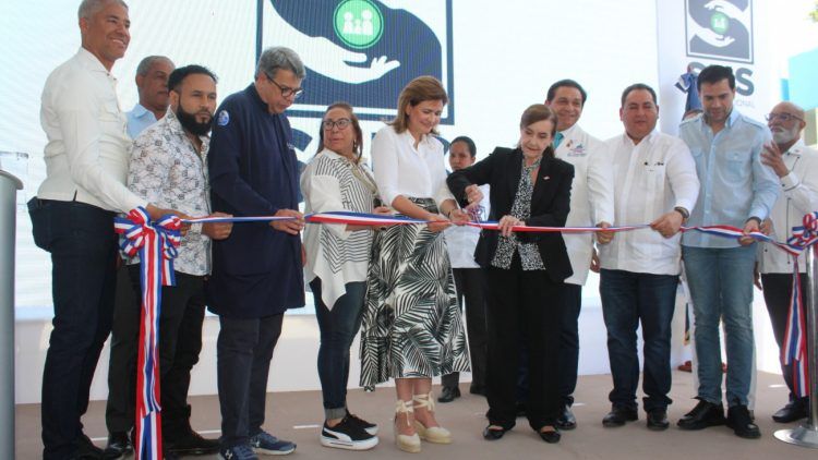 Inauguran remozamiento del Hospital Municipal Dr. Luis Espaillat en Santiago