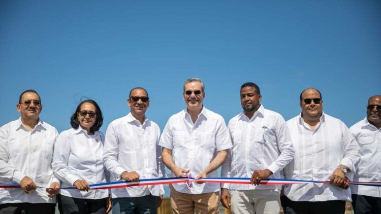 Presidente Abinader inaugura obras en Hato Mayor y El Seibo