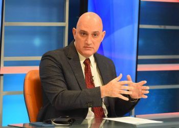 Pável Isa Contreras renuncia como ministro de Economía