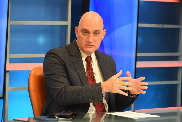 Pável Isa Contreras renuncia como ministro de Economía