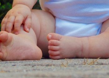 Niño de un año y seis meses muere tras recibir descarga eléctrica en Baní