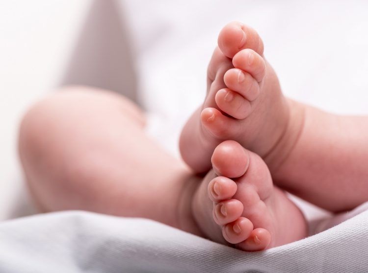 Mujer mata a su bebé recién nacido a puñaladas en Argentina
