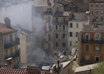 Al menos cuatro muertos tras derrumbe de edificio en Marsella