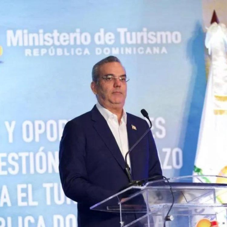 Abinader llama a países del Gran Caribe a unirse para solucionar crisis del sargazo