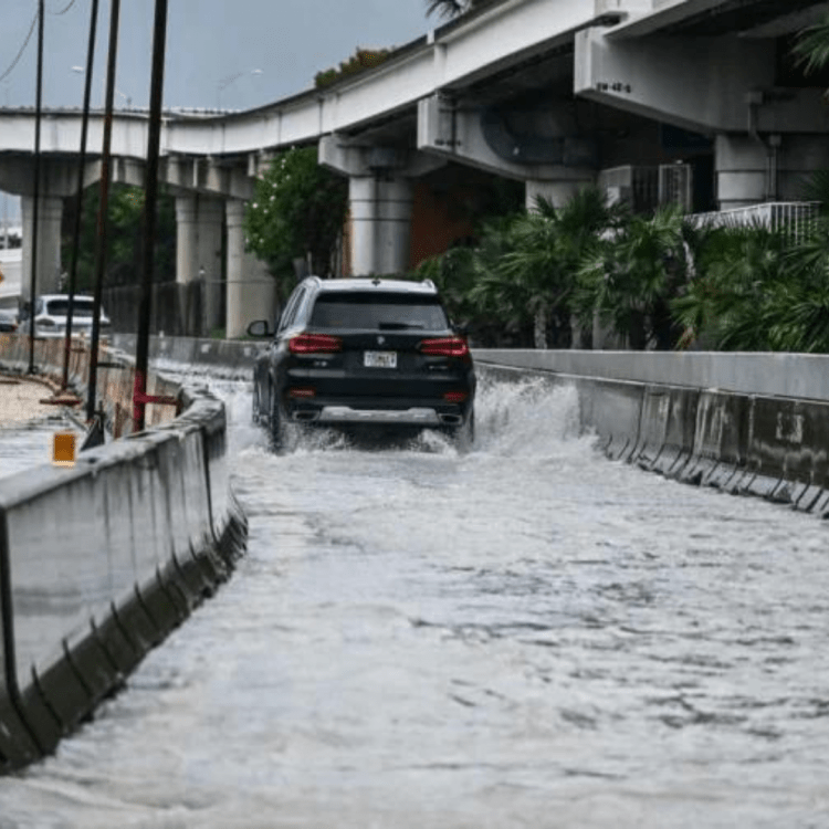 Se mantiene estado de emergencia por inundaciones en Florida