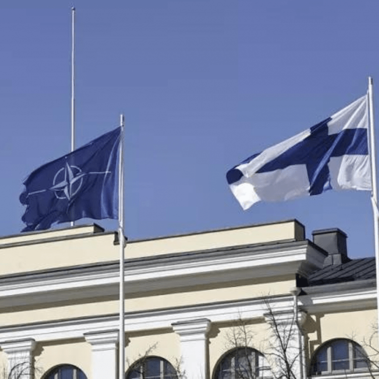 Finlandia se convierte formalmente en miembro de la OTAN