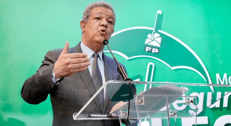 Leonel Fernández también se reunirá todos los lunes con la prensa