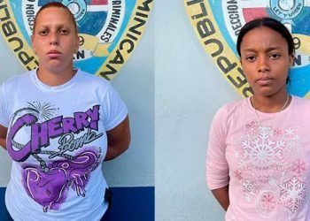 Arrestan a dos mujeres que exhibieron armas de fuego ilegal en redes sociales