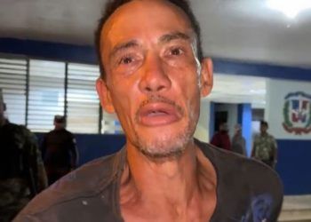 Hombre es agredido a palos por un paquete de servilletas