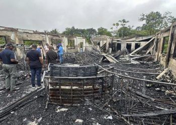 Estudiante habría provocado incendio que mató a 19 jóvenes en Guyana