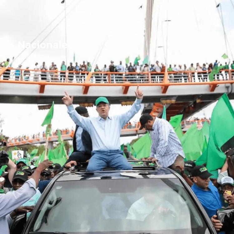 Leonel llama inepto al Gobierno en medio de la marcha “por una vida digna”