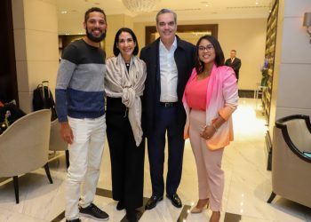 Presidente Abinader lleva pedido de café a dominicana en Londres